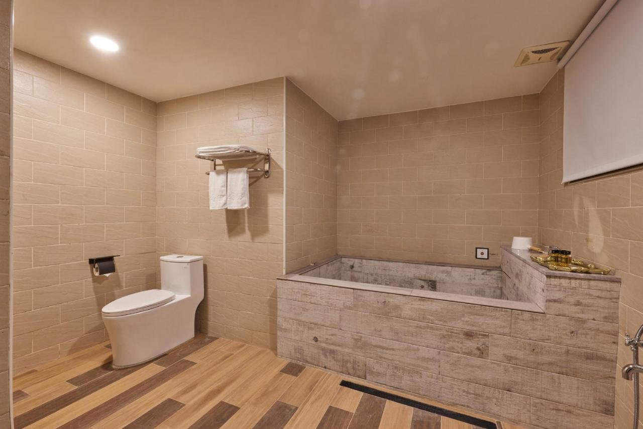 Kyokusui Hotspring Hotel Tajpej Buitenkant foto